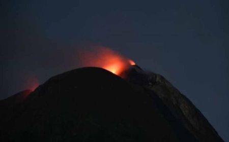 Lontarkan Lava Pijar 500 Meter, Gunung Ile Lewotolok Masih Erupsi