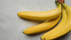 香蕉可以保存在冰箱中吗?这是将其冷冻以便它可以持续很长时间的方法