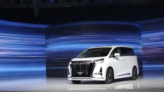 de la division des voitures de luxe BYD est le Denza officiel d'entrée en Indonésie avec le lancement du MPV D9