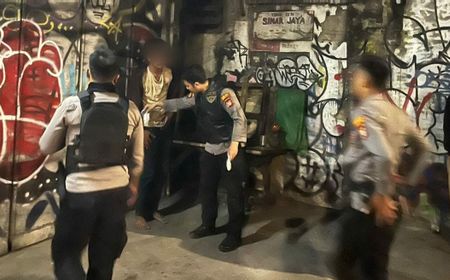 Polisi Tangkap 2 Remaja Bersajam dari Dua Lokasi Berbeda di Jakarta Barat