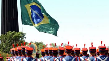 في أعقاب الغزو البرازيلي ، تم سحب 40 جنديا رافقوا مقر إقامة الرئيس البرازيلي لولا