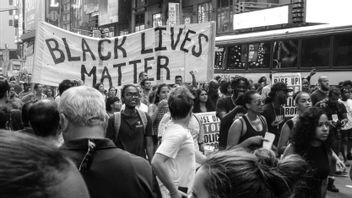 Sidang Pertama Derek Chauvin Tunjukkan Pengaruh <i>Black Lives Matter</i> terhadap Peradilan Kasus George Floyd