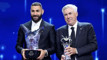 كريم بنزيمة أفضل لاعب أوروبي لعام 2022 مدرب ريال مدريد كارلو أنشيلوتي: محظوظون بوجوده