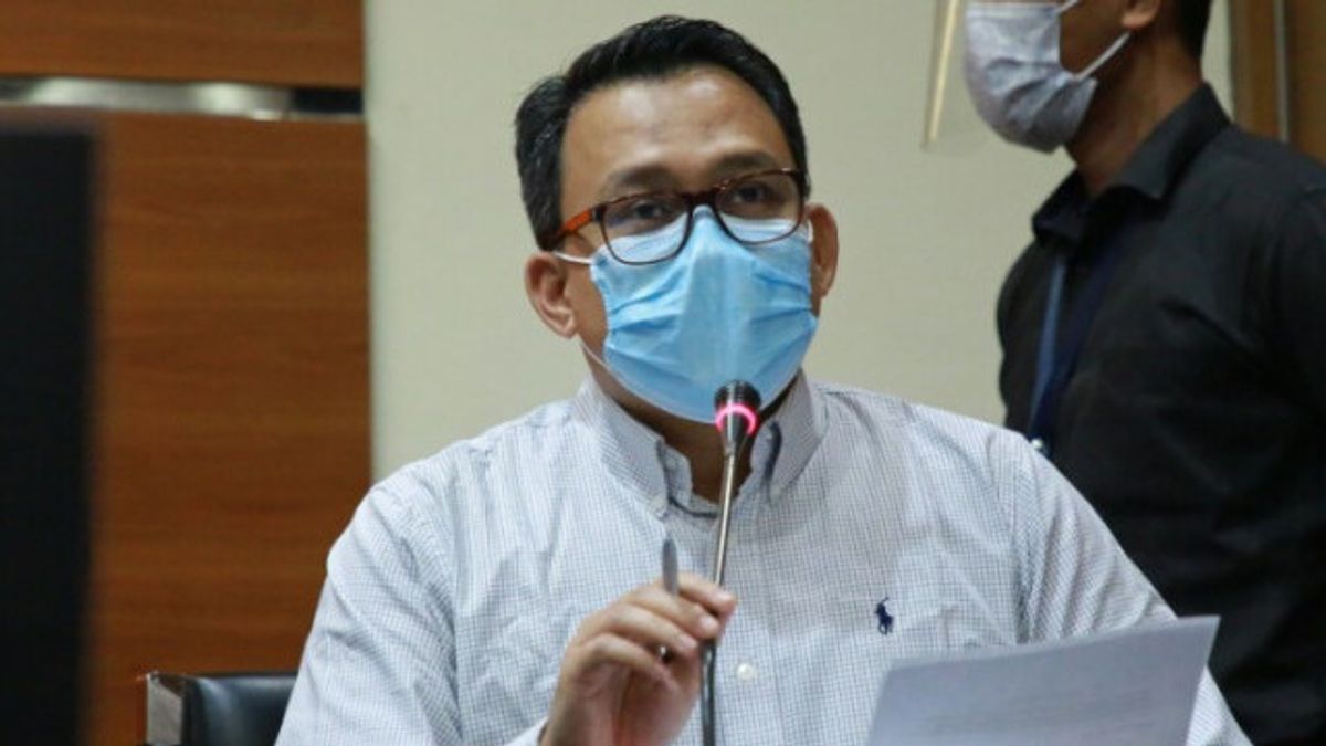 KPK Apporte Des Preuves De Corruption Présumée Du Bureau De Rumdin Et Banjarnegara Regent Budhi Sarwono