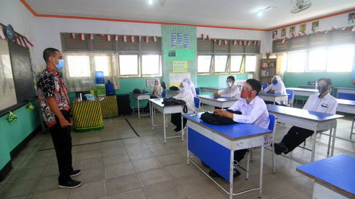 KSP: Le Président Jokowi Prête Attention Au Contrôle De La COVID-19 Dans Les écoles
