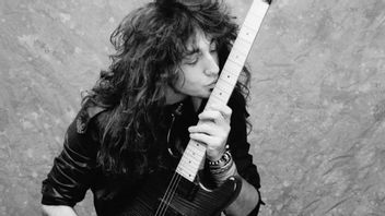 杰森·贝克(Jason Becker)将拍卖伊迪·范哈伦(Eddie Van Halen)的吉他