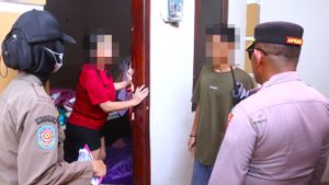 Siang Hari Berduaan di Kamar Kost, Pasangan Bukan Suami Istri Dibawa ke Kantor Polisi untuk Dibina