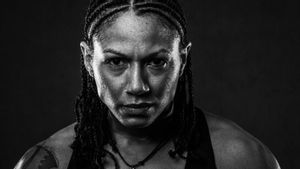 Tampil <i>Topless</i> di Sesi Timbang Badan, Petarung MMA Asal Dominika Ini Bikin Heboh