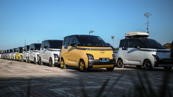 Setelah Jakarta, Wuling Gelar Perayaan Penjualan 10.000 Unit Air EV di Surabaya