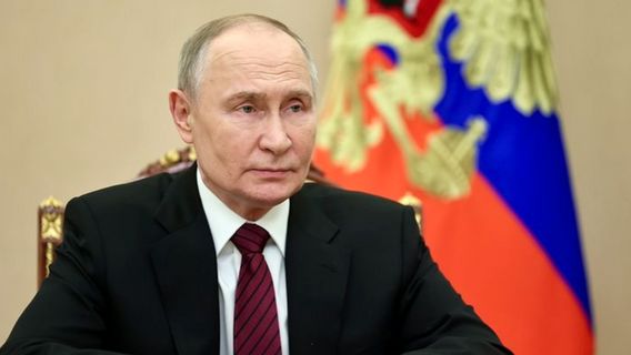 Putin Asks To Accelerate Handling Black Sea Ecological Disasters Due To Russian Tanker Oil Spill