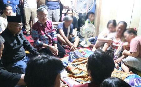 Wakapolda Kaltara Kunjungi Rumah Diduga Pengedar Tewas Ditembak Brimob Malinau, Keluarga Korban Minta Pelaku Dihukum Maksimal