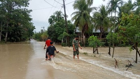 大雨，北亚齐六区被洪水淹没