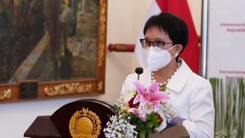 Surveillant Le Gouvernement Intérimaire, Le Ministre Des Affaires étrangères Retno A Déclaré Que L’Indonésie Ne Voulait Pas Que L’Afghanistan Soit Une Pépinière Terroriste