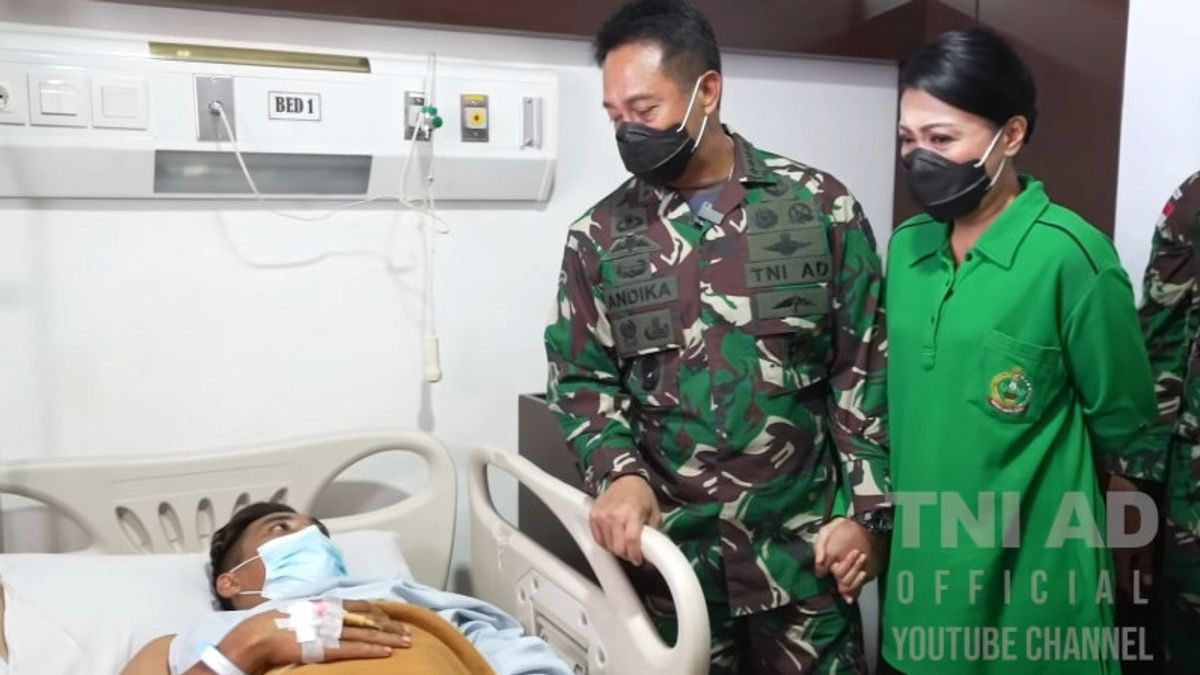 Army Chief Of Staff Visits Two Border Guard Soldiers Injured By Gunshots