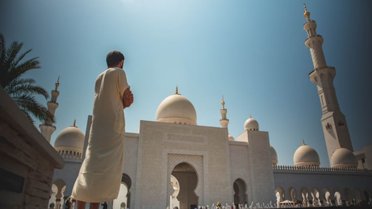 La nature du jour d'anniversaire selon l'islam : un aperçu du Coran et des Hadits