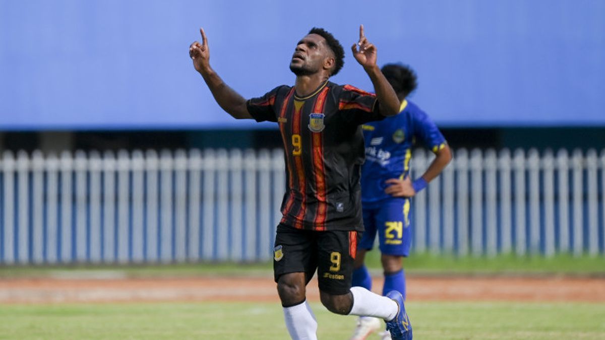 5 - 1 战胜西爪哇在男子足球 Pon Xx， 巴布亚完成雷万斯
