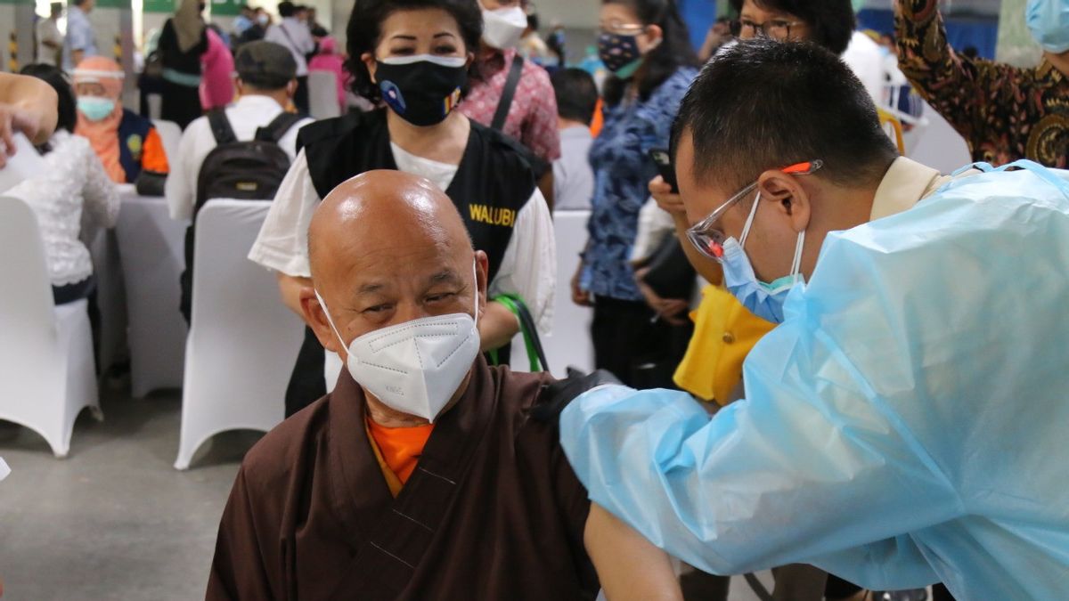 Mass COVID-19 Vaccination Is Being Held In Istiqlal Mosque, The Targeted Recipient Is 1.200 Religious Figures In One Day