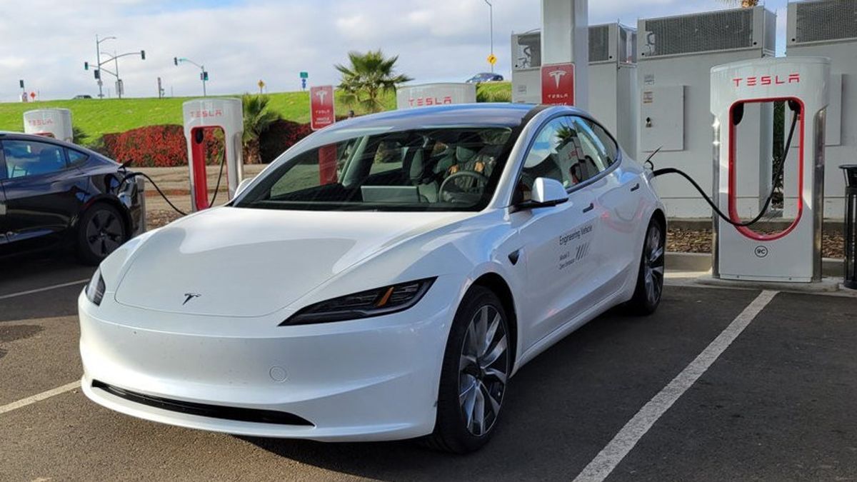 Tesla Model 3 Facelift Seen On Fremont Gigafactory Manufacturing, Launching In US Soon