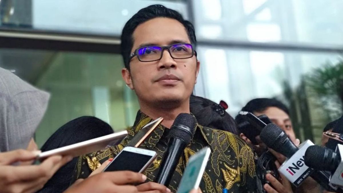 Bandingkan Polri dan KPK Kekinian, Febri Diansyah: Jenderal Bintang 2 Sidang Etik Tetap Jalan Sampai Pemberhentian