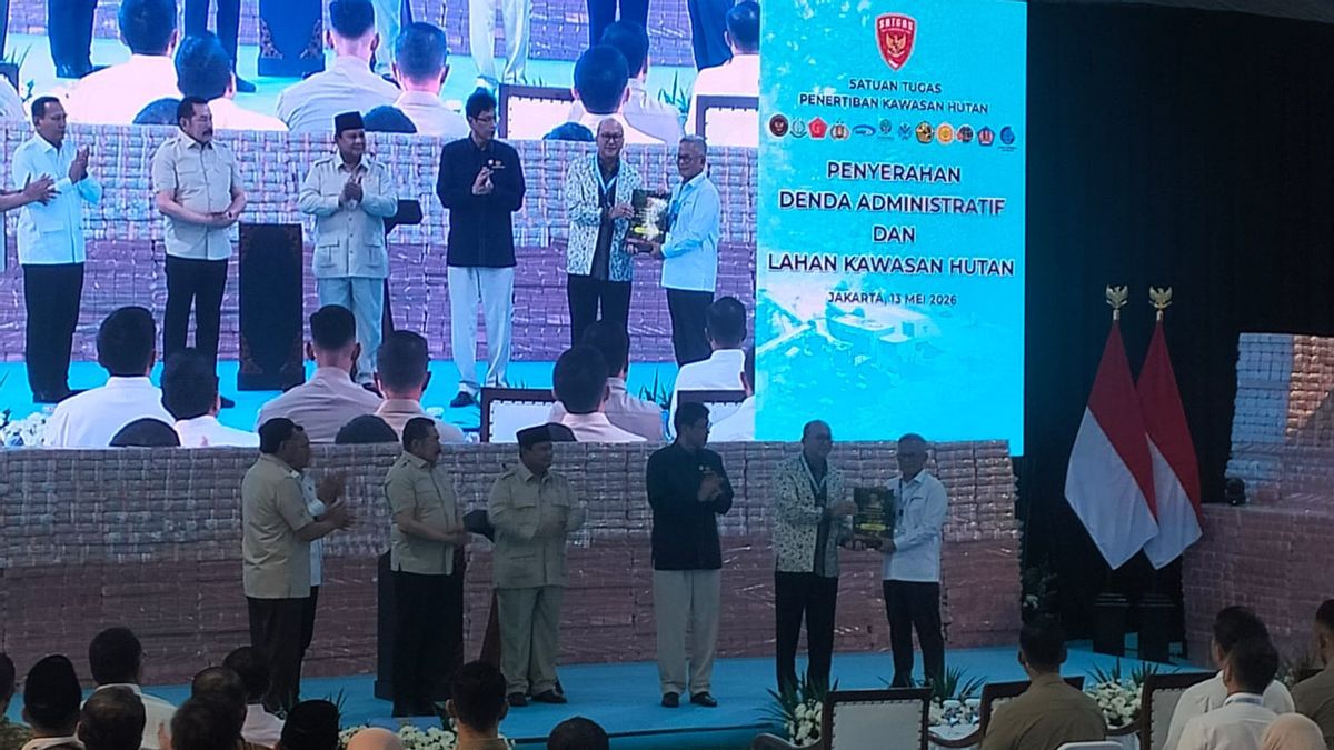 Prabowo Smiles to Witness the Transfer of Rp10.2 Trillion and 2.3 Million Acres of Land at the Attorney General's Office