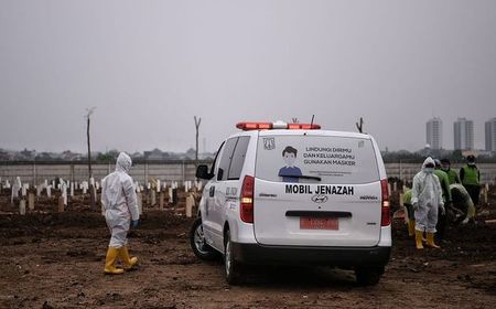 Jenazah Keluar dari Makam di Pekuburan Seberang Padang Akibat Longsor