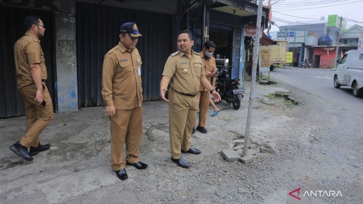 Wali Kota Tangerang Tinjau Perbaikan Jalan: Harus Teliti, Jangan Asal Jadi