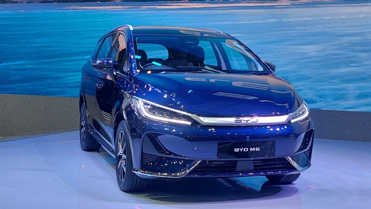 BYD Pastikan SPK Mobil Listrik Terbarunya M6 Terbanyak di GIIAS 2024