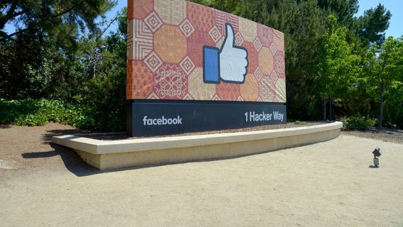 未能删除非法内容， Facebook 在俄罗斯面临 139 亿卢比罚款