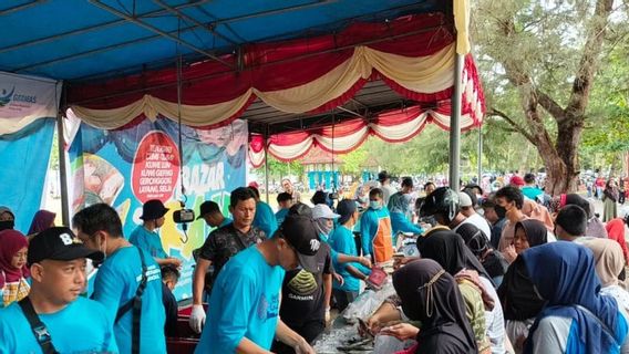 Tingkatkan Ekonomi Masyarakat dan Percepat Penurunan Stunting, Dinas Perikanan Belitung Gelar Pasar Murah