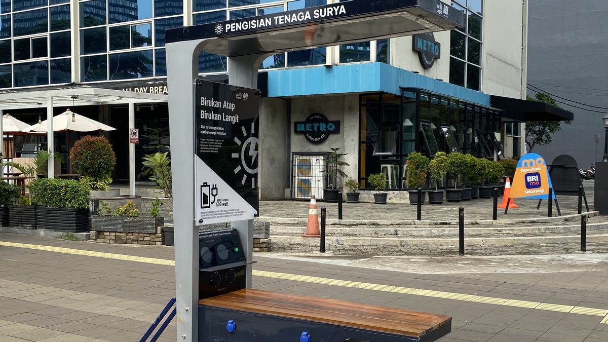 MRT Officialized Three Solar Power Charging Stations In The Dukuh Atas Area