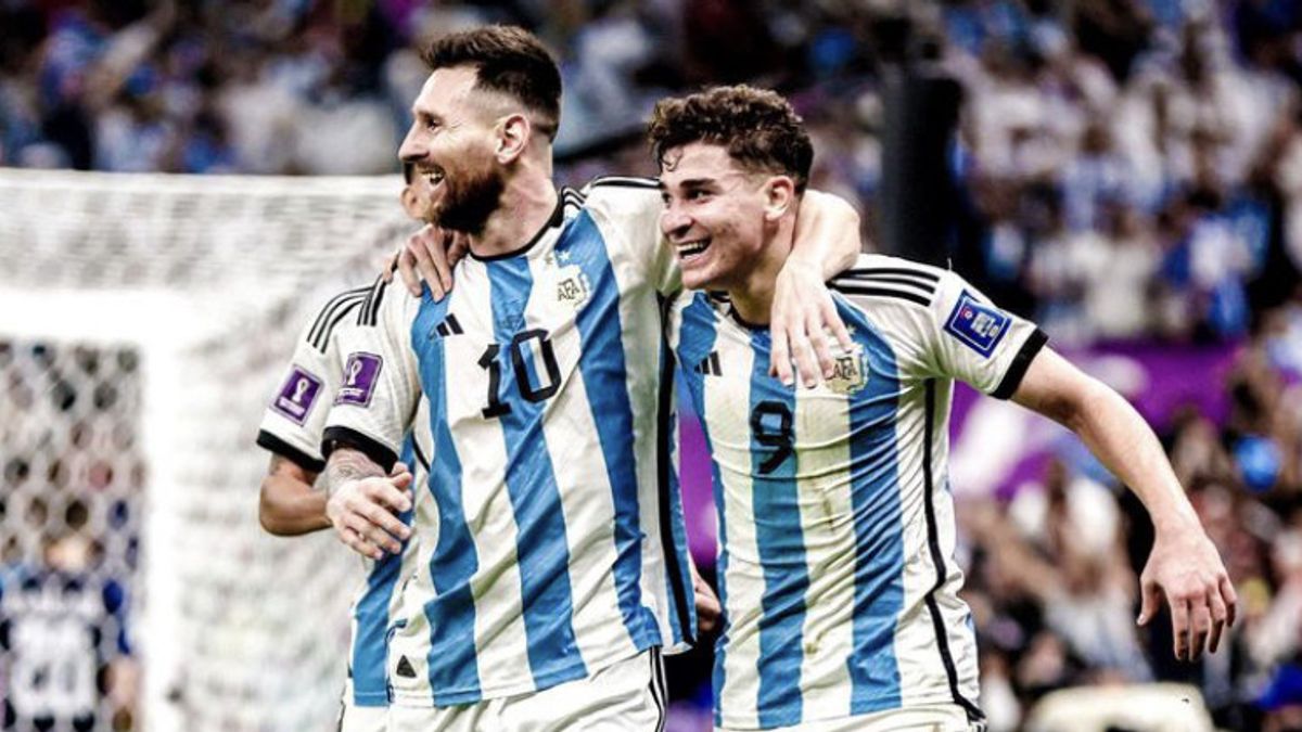 Julian Alvarez Janji Bawa Trofi Piala Dunia 2022 ke Argentina