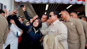 Prabowo Pilih Whoosh untuk Pulang ke Jakarta, Warga Antusias Menyambut