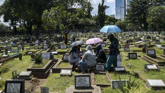 Memori Hari Ini, 12 Mei 2021: Antisipasi Persebaran COVID-19, Anies Baswedan Keluarkan Larangan Ziarah Kubur