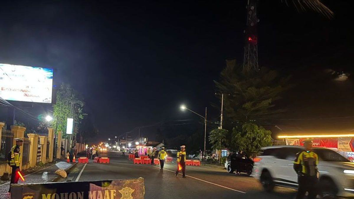 La police de Pasaman Ouest effectue des raids de voitures pendant le Ramadan