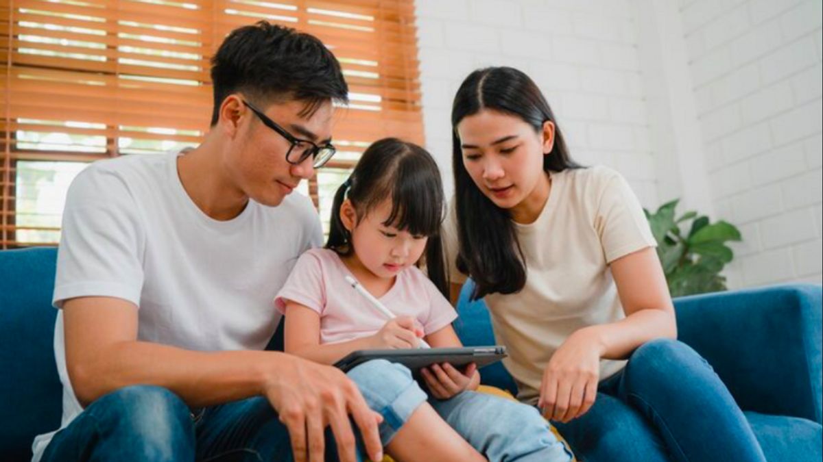 Ingin Anak Sukses dan Tangguh? Hindari 7 Kalimat Berbahaya Ini
