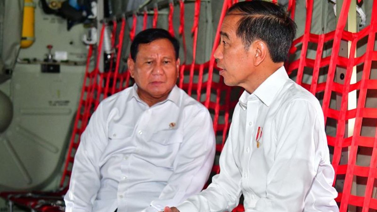 Conversations entre Jokowi et le ministre de la Défense Prabowo dans le super-avion de Hercules