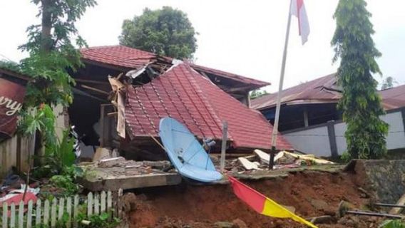 BMKG Urges Residents Of Majene-Mamuju To Evacuate To A Safe Place Instead Of The Post-earthquake Exodus