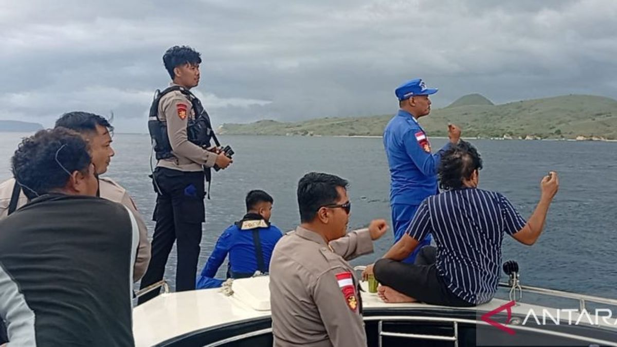 Tim SAR Menyisir Lokasi Kapal Wisata Tenggelam di Labuan Bajo