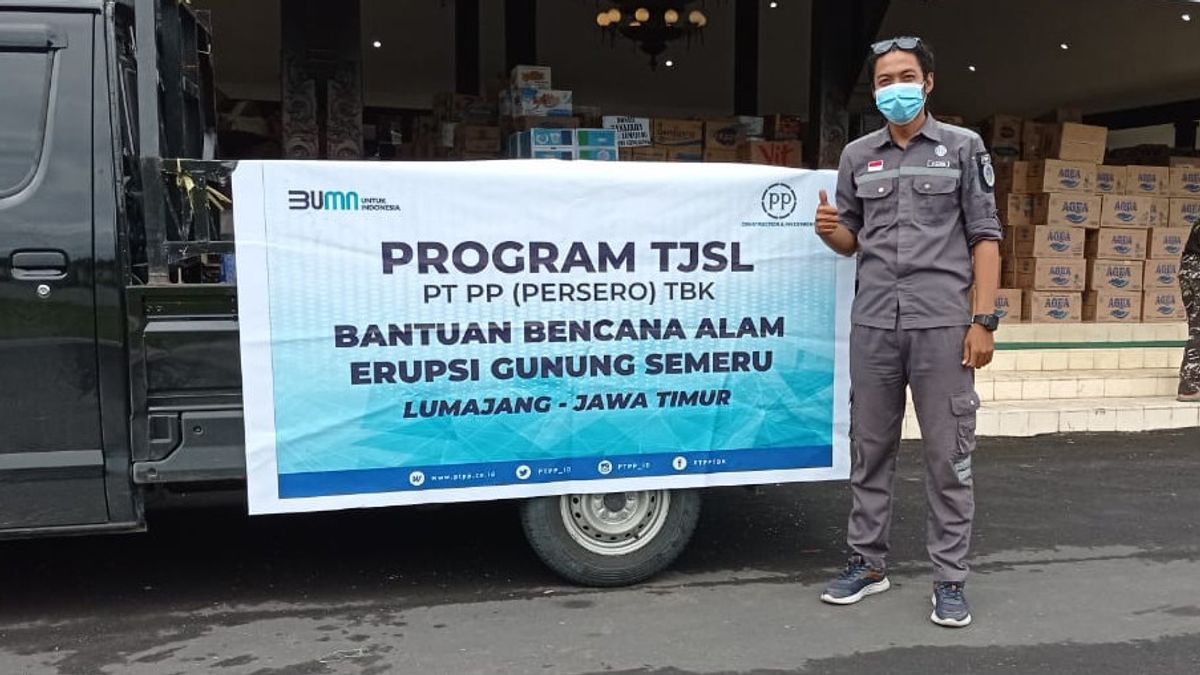 PTPP Distribue De L’aide Aux Victimes De La Catastrophe Naturelle De L’éruption Du Mont Semeru Est Java