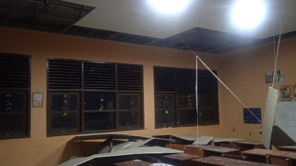Rumah dan Gedung Perkantoran di Karawang Rusak Akibat Gempa Bekasi
