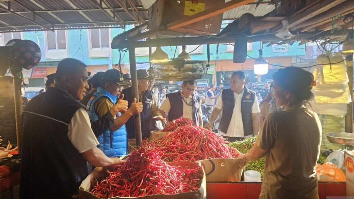 Sidak Pasar Angso Duo, Satgas Pangan Jambi Pastikan Bahan Pokok Aman Jelang Natal-Tahun Baru 2026 