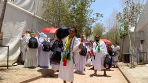 Indonesian Hajj Pilgrims Crowd Arafah In The Middle Of Hot Weather Ahead Of Wukuf