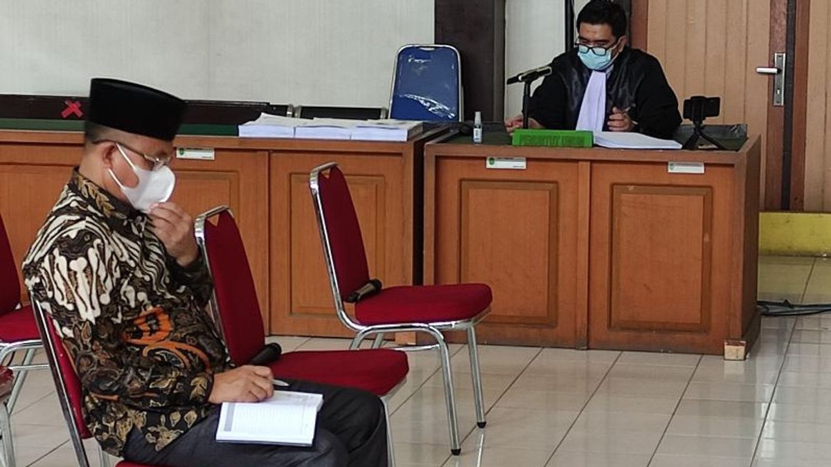 KPK Public Prosecutor Calls Demand For 5 Years In Prison And IDR300 Million Fine For Inactive Regent Of Muara Enim, Juarsah