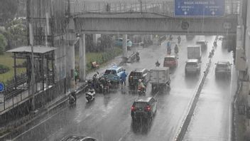 水曜日、ジャカルタの一部は午後にかけて小雨を予測