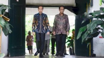 Bukan Batik Tolak Bala, Ini Bedanya Motif Gringsing dengan Kain Sasirangan yang Dipakai Sri Sultan Saat Temui Jokowi