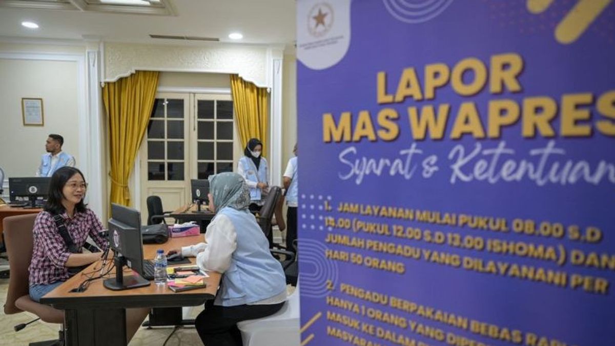 Gibran Tinjau Langsung Layanan Lapor Mas Wapres