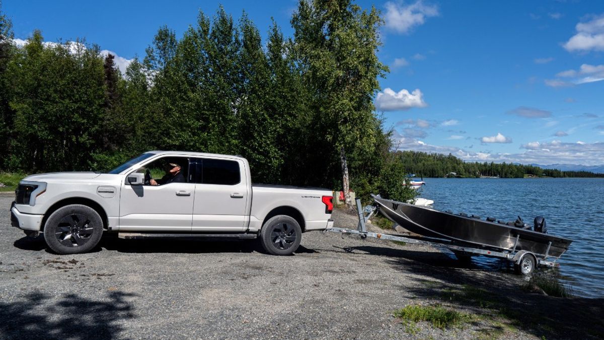 Ford CEO: Tesla Truck For Silicon Valley, Our Electric Truck For Real Workers