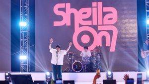 Simple Appearance But Intimate Sheila On 7 In Yogyakarta