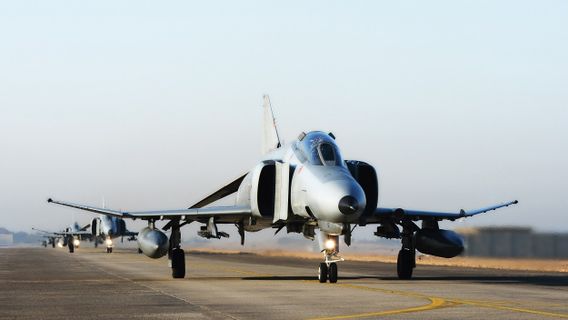 South Korea Officially Retires Legendary F-4 Fighter Jet Phantom
