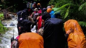 Downstream Climbers Can't Continue Mount Klotok Kediri Climbing Evacuated BPBD